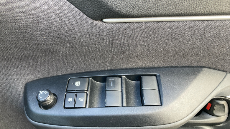 Toyota Yaris Cross 1.5 Hybrid Design 5dr CVT Hybrid Estate